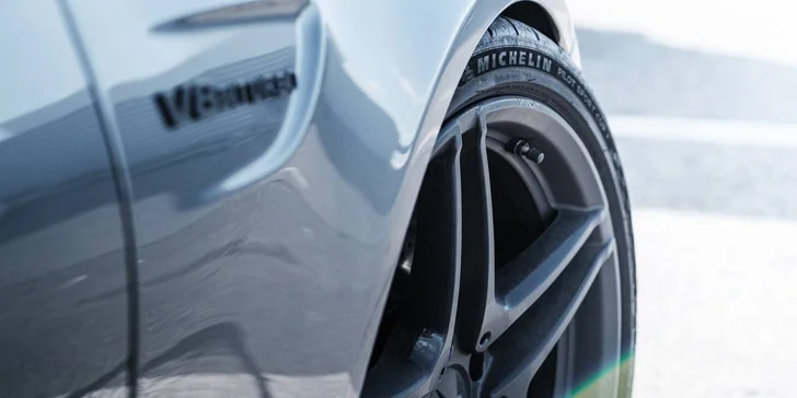 Zapůjčení Fordu Mustang, Mercedesu C63 AMG či BMW M4 na 24hod nebo celý víkend
