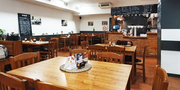 Vypečený burger dle výběru pro 1 až 4 osoby: hranolky, nápoj i odnos s sebou