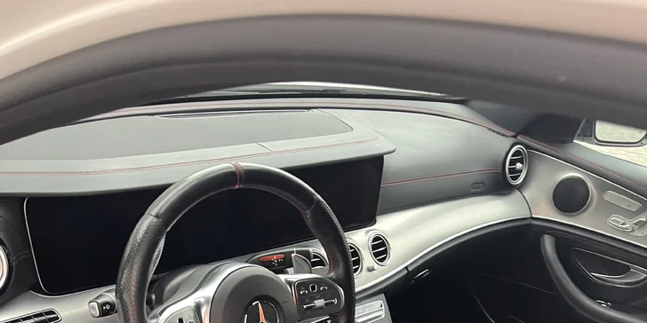 Detailní čištění interiéru i exteriéru vozu včetně ochrany laku keramickým sealantem