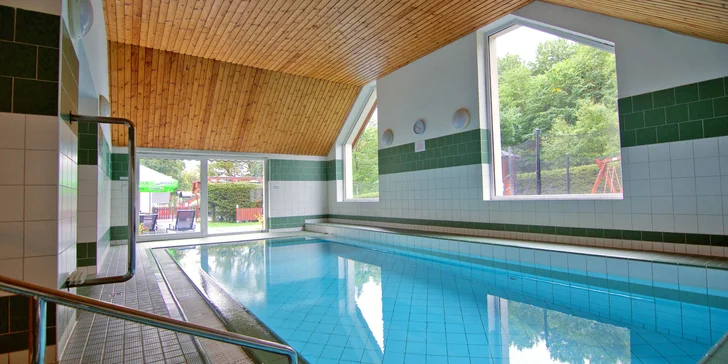 Dovolená v Jeseníkách: hodina ve wellness, venkovní bazén a snídaně či polopenze