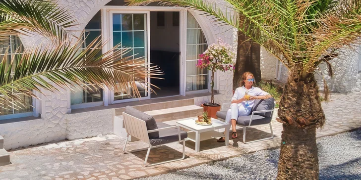 Letecky na Severní Kypr: hotel Long Beach Resort**** s all inclusive a bazénem přímo u pláže