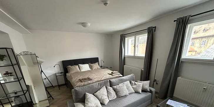 Apartmán v centru Českého Krumlova: výhled na zámek, kapacita až 8 osob