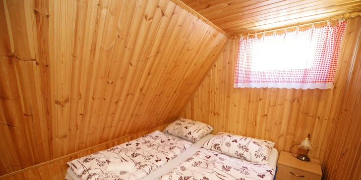 Krásná chata v Jeseníkách s horkým sudem i saunami a zahradou až pro 8 osob