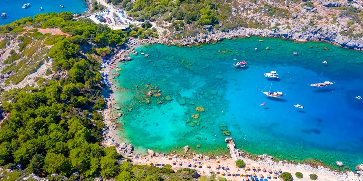 Letecký zájezd na Rhodos: plně vybavená studia Meropi s bazénem jen 250 m od pláže