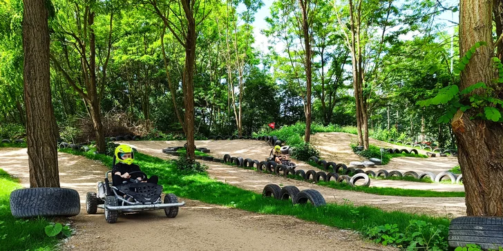Dobrodružství v Pirátí zátoce: adventure minigolf s 27 jamkami pro děti i dospělé