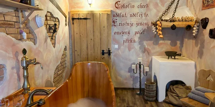 Pivní relax pro dva: společná pivní koupel s neomezeným Bernardem