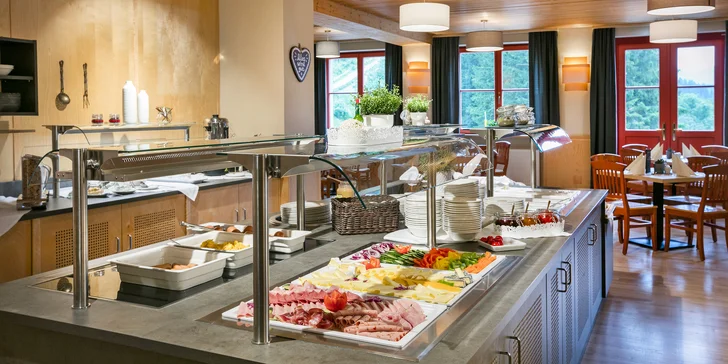 Rodinná dovolená v rakouských Alpách: 3* hotel se snídaní nebo polopenzí, wellness, karta výhod