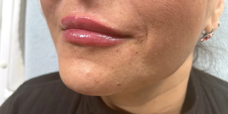 Permanentní make-up: oční linky, kouřové stíny, obočí i kontury rtů či plné rty