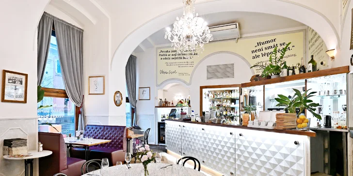 Otevřený voucher na snídani i klasické menu v Národní kavárně v centru města, 500-2000 Kč