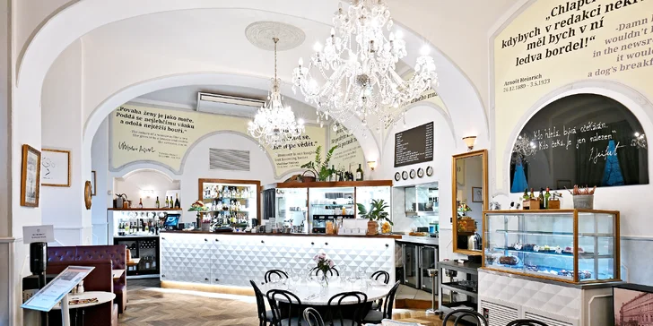 Otevřený voucher na snídani i klasické menu v Národní kavárně v centru města, 500-2000 Kč