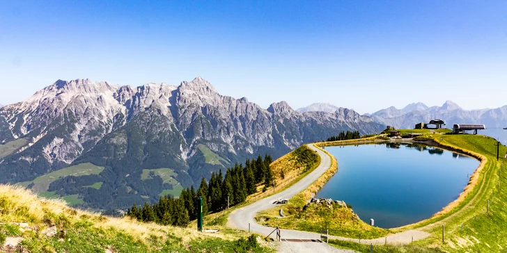 Rakouské Alpy s obřím wellness, bufetovými snídaněmi a turistickou kartou
