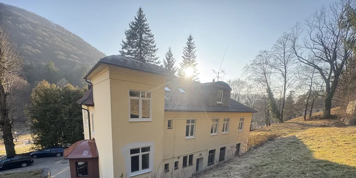 Pobyt v Trenčianských Teplicích: strava i vstup na koupaliště či do wellness zóny Zelená Žaba