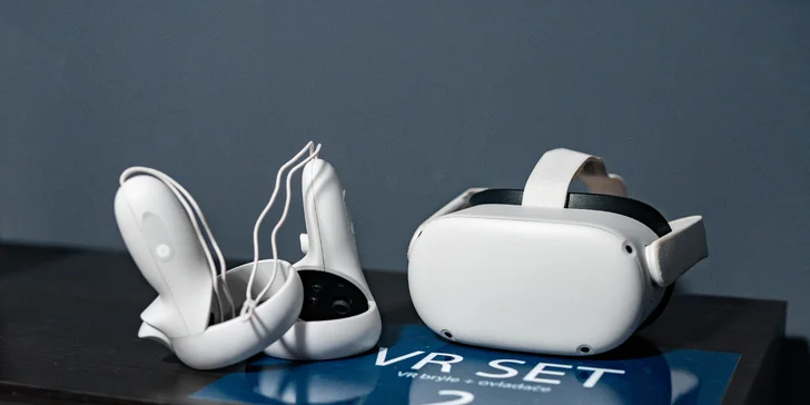 Závodní dráha i vesmír: 60 minut až 5 hodin ve studiu virtuální reality