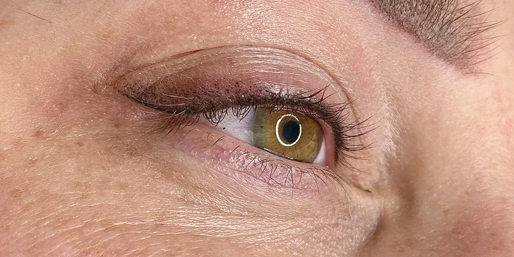 Permanentní make-up: oční linky, obočí pudrovou metodou i výplň rtů