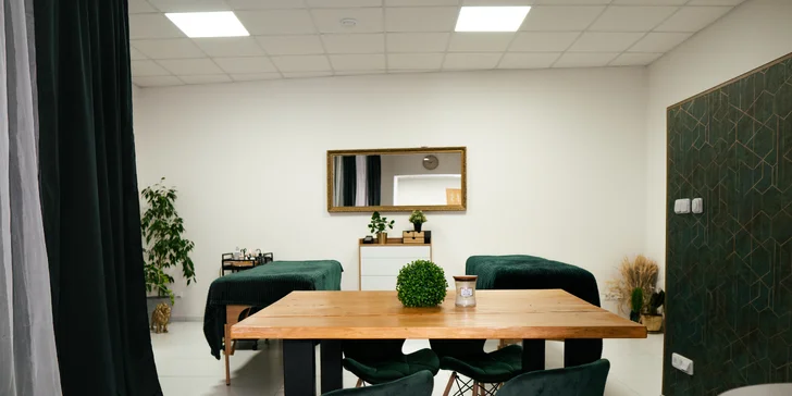 Prodloužení řas v luxusním salonu: řasa na řasu, naturale i volume