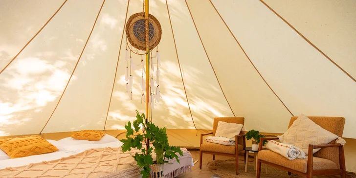 Glamping v Černické oboře u Bechyně se snídaní: klid uprostřed lesů a v blízkosti golfového hřiště