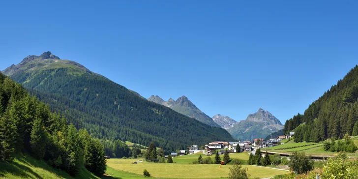 Ischgl v Tyrolsku: horská turistika i lyžování na 239 km sjezdovek, apartmány až pro 6 osob