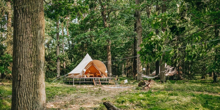 Glamping v Černické oboře u Bechyně se snídaní: klid uprostřed lesů a v blízkosti golfového hřiště