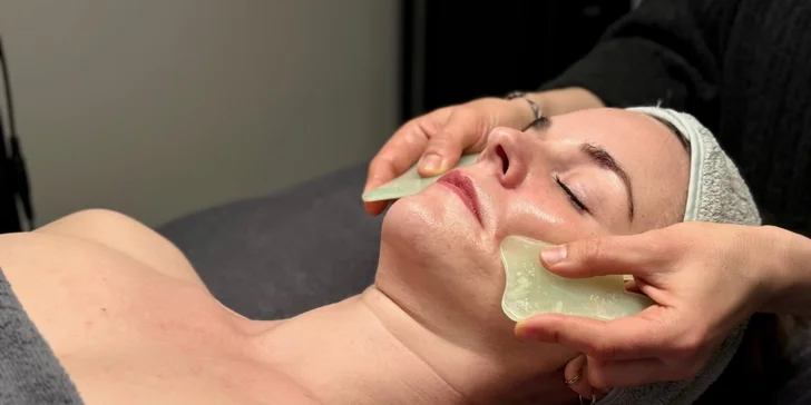 Kosmetické ošetření s radiofrekvencí i liftingová masáž kamenem gua sha (60–90 min.)