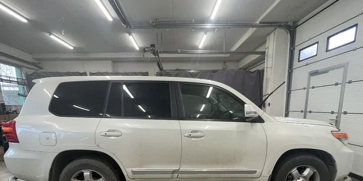 Čištění vozu: interiér nebo kompletní péče vč. voskování