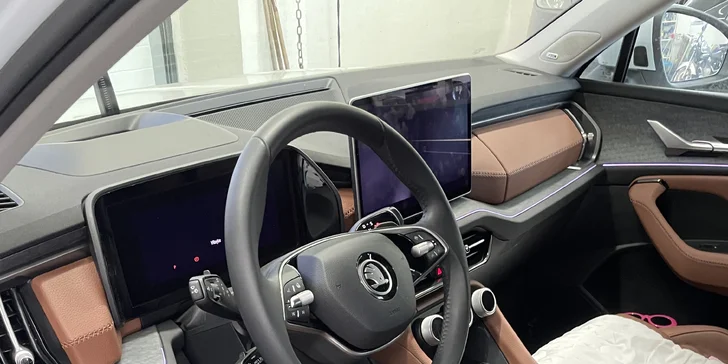 Čištění vozu: interiér nebo kompletní péče vč. voskování