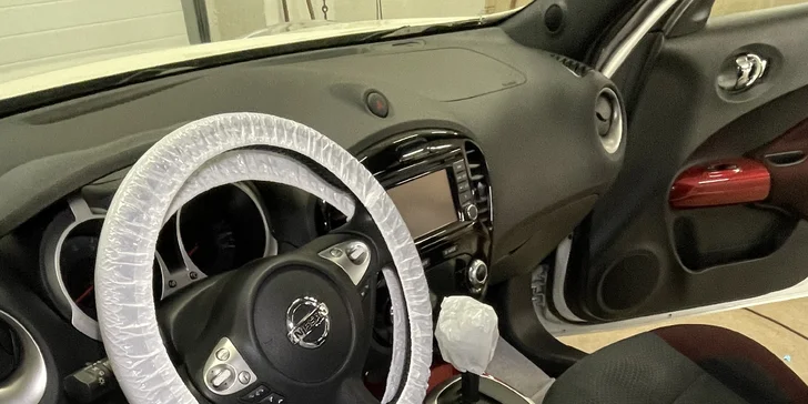 Čištění vozu: interiér nebo kompletní péče vč. voskování