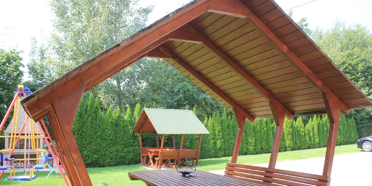 Rodinná dovolená v Korutanech: 3* hotel u jezera Klopeiner, soukromá pláž, snídaně