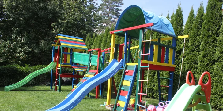 Rodinná dovolená v Korutanech: 3* hotel u jezera Klopeiner, soukromá pláž, snídaně