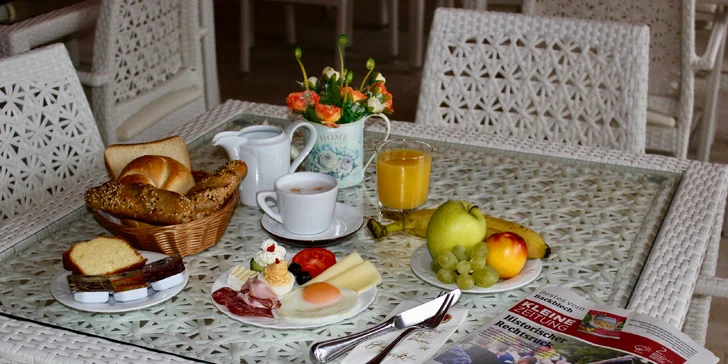 Rodinná dovolená v Korutanech: 3* hotel u jezera Klopeiner, soukromá pláž, snídaně