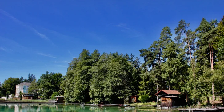 Rodinná dovolená v Korutanech: 3* hotel u jezera Klopeiner, soukromá pláž, snídaně