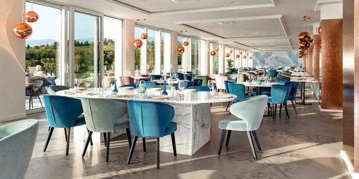 Moderní hotel na chorvatském ostrově Pag se snídaní či polopenzí a wellness