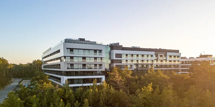 5* hotel přímo na pláži u Baltu: vnitřní i venkovní wellness, polopenze, animační program