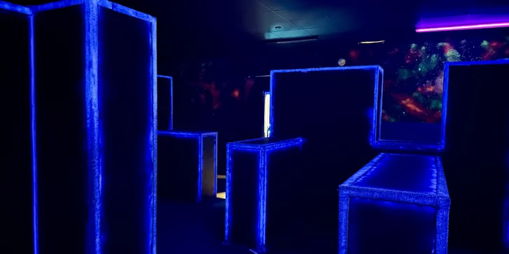 Akce a zábava: laser game pro 1–10 osob v moderní pražské aréně vč. možnosti mít arénu pro sebe