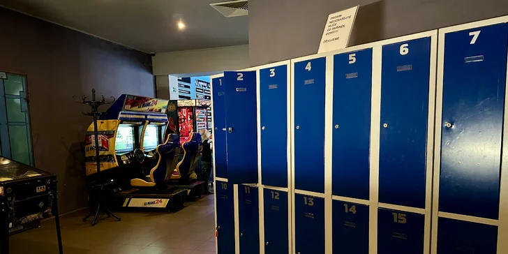 Akce a zábava: laser game pro 1–10 osob v moderní pražské aréně vč. možnosti mít arénu pro sebe