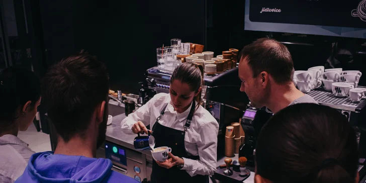Baristický kurz i pro úplné začátečníky, děti latte art i kurz alternativní přípravy kávy