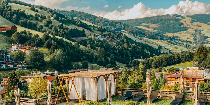 Luxusní rodinná dovolená v Alpách: 4* hotel s polopenzí plus, neomezený wellness, karta výhod