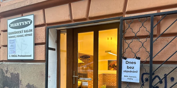 Střih a barvení či melír: pro krátké i dlouhé vlasy, vč. foukané a stylingu