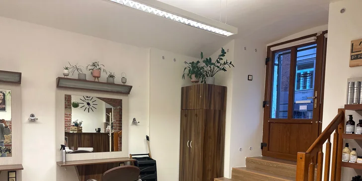 Střih a barvení či melír: pro krátké i dlouhé vlasy, vč. foukané a stylingu