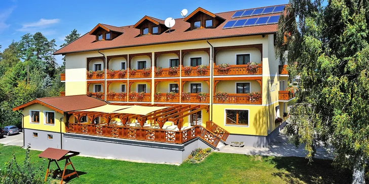 Rodinná dovolená v Korutanech: 3* hotel u jezera Klopeiner, soukromá pláž, snídaně