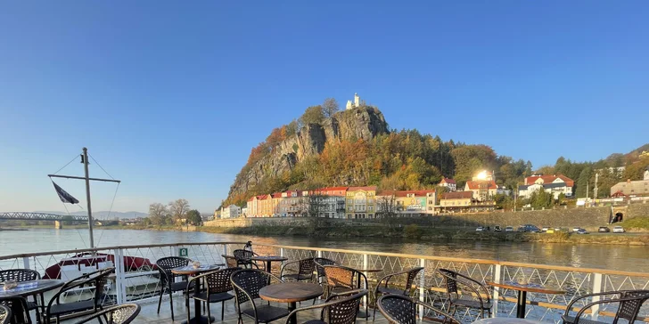 Lodní lístek na plavbu historickým parníkem z Ústí n. L. na pevnost Königstein s obědem, večeří, živou hudbou a průvodcem po celý den