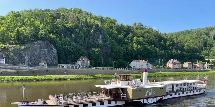 Lodní lístek na plavbu historickým parníkem z Ústí n. L. na pevnost Königstein s obědem, večeří, živou hudbou a průvodcem po celý den
