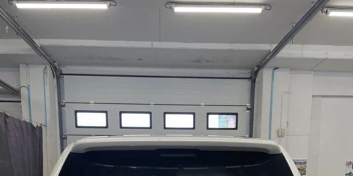 Čištění vozu: interiér nebo kompletní péče vč. voskování
