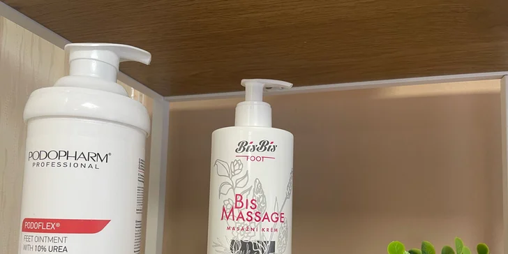 Přístrojová pedikúra pro ženy i muže i možnost lakování gel lakem