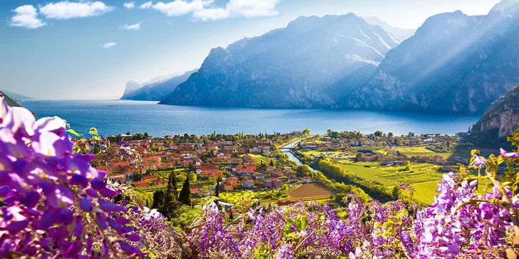 Lago di Garda: hotel u jezera a pláže, půjčení kol, víno na pokoji i strava
