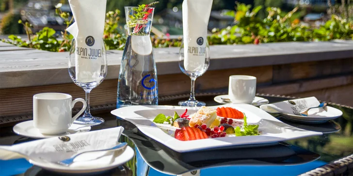 Luxusní rodinná dovolená v Alpách: 4* hotel s polopenzí plus, neomezený wellness, karta výhod