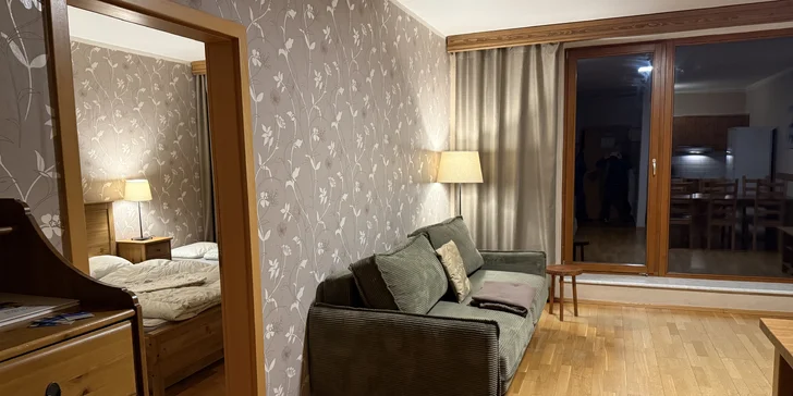 Útulné horské apartmány až pro 8 lidí v srdci Krkonoš: posezení u táboráku i výlety do okolí
