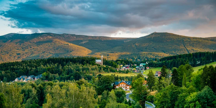 Nový moderní resort ve Sklářské Porubě: snídaně či polopenze, wellness, infinity bazén