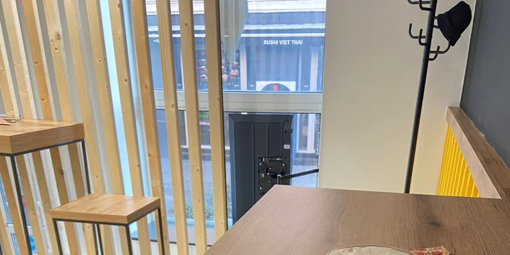 1 nebo 2 pizzy s průměrem 30 či 40 cm: masové, vege i s brusinkami