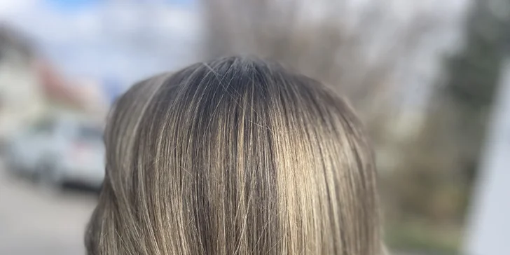 Hloubkové čištění vlasů a pokožky hlavy, masky, mytí, foukaná a styling