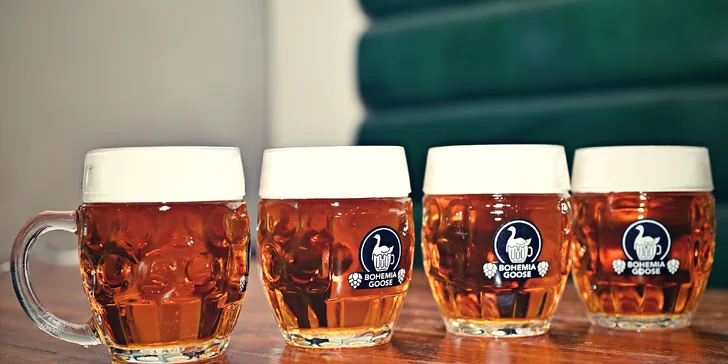 Smažená křídla či menu s předkrmy, žebry, kolenem a dezerty i pivo pro 2-4 osoby